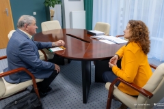 2025-09-30-Jubileuszówkę-otrzyma-prof-Jalinik-za-50-lat-pracy-fot-Iryna-Mikhno-PB