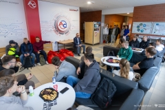2025-10-14-Kawka-z-profesorem-na-WE-fot-Dariusz-Piekut-PB