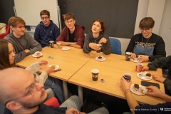 2025-10-29-Kawka-z-profesorem-fot-Maciej-Giedrojć-Juraha-PB 2025-10-29-Kawka-z-profesorem-fot-Maciej-Giedrojć-Juraha-PB