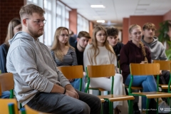 2025-11-19-Kawka-z-Profesorem-fot-Dariusz-Piekut-PB