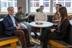 2025-11-19-Kawka-z-Profesorem-fot-Dariusz-Piekut-PB