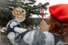 2025-12-01-Ubieranie-choinki-fot-Dariusz-Piekut-PB