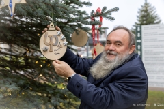 2025-12-01-Ubieranie-choinki-fot-Dariusz-Piekut-PB