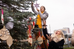 2025-12-02-ubieranie-choinki-fot-P.Jankowski-25