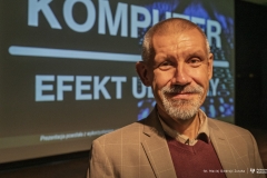 2025-12-11-kawiarnia-naukowa-narodziny-najwiekszego-gadzetu-ludzkosci