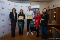 2025-12-19-WBiNŚ-stypendia-dla-studentów-biotechnologii-fot-Iryna-Mikhno-PB