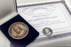 2025-12-08-Certyfikat-Byc-narodowi-uzytecznym-fot-Dariusz-PB-3