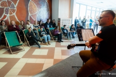 2026-01-21-koncert-prorektora-ds-studenckich-dla-WOŚP-fot-Iryna-Mikhno-PB