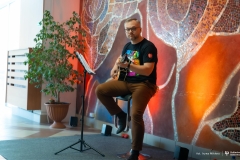 2026-01-21-koncert-prorektora-ds-studenckich-dla-WOŚP-fot-Iryna-Mikhno-PB