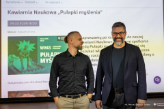 2026-02-26-Kawiarnia-Naukowa-Pułapki-myślenia-fot.-Maciej-Giedrojć-Juraha-PB