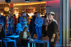 2026-02-26-Kawiarnia-Naukowa-Pułapki-myślenia-fot.-Maciej-Giedrojć-Juraha-PB