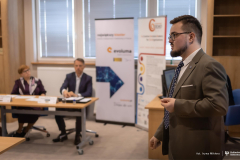 2026-03-27- WIZ-HI-HUMAN-RESILIENT-SUSTAIN INNOVATOR 5.0-fot-Iryna-Mikhno-PB