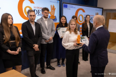 2026-03-27- WIZ-HI-HUMAN-RESILIENT-SUSTAIN INNOVATOR 5.0-fot-Iryna-Mikhno-PB