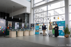 2026-06-16-otwarcie-wystawy-Barwy-Matematyki-w-Bibliotece-PB-fot-Iryna-Mikhno-PB
