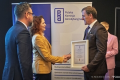 2025-03-20-Certyfikat-Doskonałości-Kształcenia-dla-kierunku-automatyka-i-robotyka-fot-Maciej-Giedrojć-Juraha