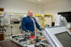 dr inż. Roman Trochimczuk w Laboratorium Automatyki Przemysłowej WE_foto-Iryna-Mikhno-15