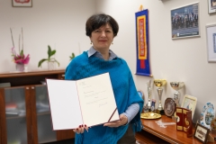 Dr hab. Agnieszka Dardzińska-Głębocka, prof. PB z aktem nominacji na członka PKA_fot. Iryna Mikhno_PB