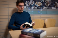 2023.12.11 Edgar Hyniewiecki - autor książek fantasy z wydziału mechanicznego fot.Dariusz Piekut PB