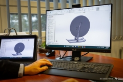 Studenci oraz pracownicy z WM zaprojektowali prototyp adaptera umożliwiającego zamocowanie płóz na hulajnodze_fot.Dariusz Piekut_PB