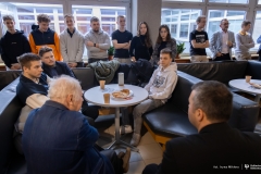 2025-12-10-Kawka-z-profesorem-fot-Iryna-Mikhno-PB