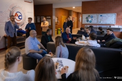 2025-12-10-Kawka-z-profesorem-fot-Iryna-Mikhno-PB