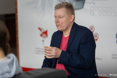 026-03-25-Kawka-z-profesorem-fot-Dariusz-Piekut-PB