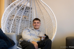 2025-11-05-WIZ-kawka-z-prof-Urbanem-fot-Iryna-Mikhno-PB