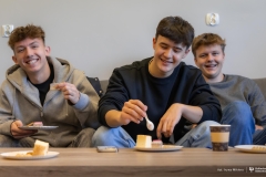 2025-11-05-WIZ-kawka-z-prof-Urbanem-fot-Iryna-Mikhno-PB