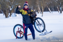 2024.01.18 Przekazanie hulajnogi na płozach. Uczelnia wspiera akcję charytatywną fot. Dariusz Piekut PB