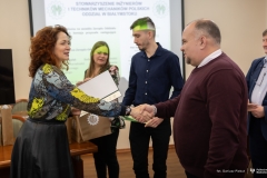 2025-03-21-Nagrodzeni-w-XXIV-EDYCJI-OGÓLNOPOLSKIEGO-KONKURSU-o-dyplom-i-nagrodę-Prezesa-SIMP-fot-Dariusz-Piekut-PB