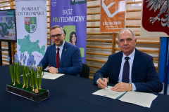2026-02-24-Umowa-o-współpracy-z-ZS-Nr-2-w-Ostrowi-Mazowieckiej-fot. ZS-Nr-2-w-Ostrowi-Mazowieckiej