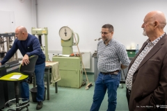 2025-11-26-patent-Sposób-wykonania-asfaltowe-nawierzchni-drogowej-z warstwą-z-betonu-geopolimerowego-prof-Bołtryk-fot-Iryna-Mikhno-PB