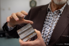 2025-11-26-patent-Sposób-wykonania-asfaltowe-nawierzchni-drogowej-z warstwą-z-betonu-geopolimerowego-prof-Bołtryk-fot-Iryna-Mikhno-PB