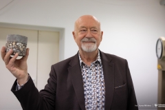 2025-11-26-patent-Sposób-wykonania-asfaltowe-nawierzchni-drogowej-z warstwą-z-betonu-geopolimerowego-prof-Bołtryk-fot-Iryna-Mikhno-PB