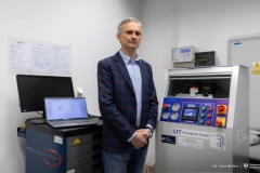 2026-01-21-Patent na testowanie wtryskiwaczy paliw LPG i wodorowych dla Politechniki Białostockiej prof. Dariusz-Szpica-fot-Iryna-Mikhno-PB