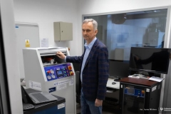 2026-01-21-Patent na testowanie wtryskiwaczy paliw LPG i wodorowych dla Politechniki Białostockiej prof. Dariusz-Szpica-fot-Iryna-Mikhno-PB