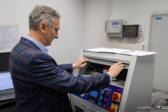 2026-01-21-Patent na testowanie wtryskiwaczy paliw LPG i wodorowych dla Politechniki Białostockiej prof. Dariusz-Szpica-fot-Iryna-Mikhno-PB