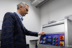 2026-01-21-Patent na testowanie wtryskiwaczy paliw LPG i wodorowych dla Politechniki Białostockiej prof. Dariusz-Szpica-fot-Iryna-Mikhno-PB