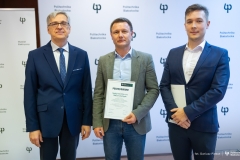 2024-12-04-Ceremonia-wręczenia-dyplomów-stypendiów-fundowanych-przez-pracodawców-fot-Dariusz-Piekut