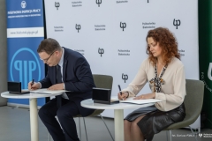 2025-03-11-Podpisanie-umowy-PB-PIP-fot-Dariusz-Piekut