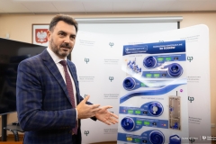 2025-11-25-WBiNS-konferencja prasowa-nawiązanie-współpracy-PB-z-firmą-Hydro-Vacuum-fot-Iryna-Mikhno-PB