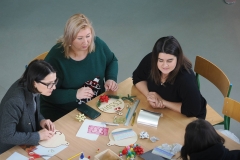 2025-11-28-Przystrajanie-bombek-w-CNK -fot-Jerzy-Doroszkiewicz-PB