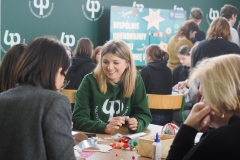 2025-11-28-Przystrajanie-bombek-w-CNK -fot-Jerzy-Doroszkiewicz-PB