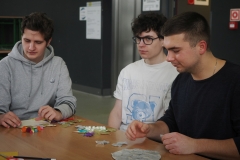 2025-11-28-Przystrajanie-bombek-w-CNK -fot-Jerzy-Doroszkiewicz-PB