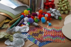 2025-11-28-Przystrajanie-bombek-w-CNK -fot-Jerzy-Doroszkiewicz-PB