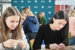 2025-11-28-Przystrajanie-bombek-w-CNK -fot-Jerzy-Doroszkiewicz-PB