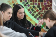 2025-11-28-Przystrajanie-bombek-w-CNK -fot-Jerzy-Doroszkiewicz-PB