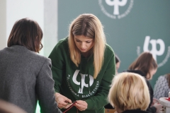 2025-11-28-Przystrajanie-bombek-w-CNK -fot-Jerzy-Doroszkiewicz-PB