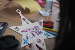 2025-11-28-Przystrajanie-bombek-w-CNK -fot-Jerzy-Doroszkiewicz-PB