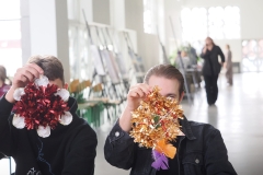 2025-11-28-Przystrajanie-bombek-w-CNK -fot-Jerzy-Doroszkiewicz-PB